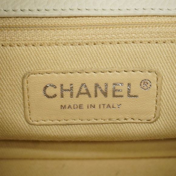 Chanel Chain Shoulder Bag Leather Ivory Silver Metal Fittings - Picture 5 of 7